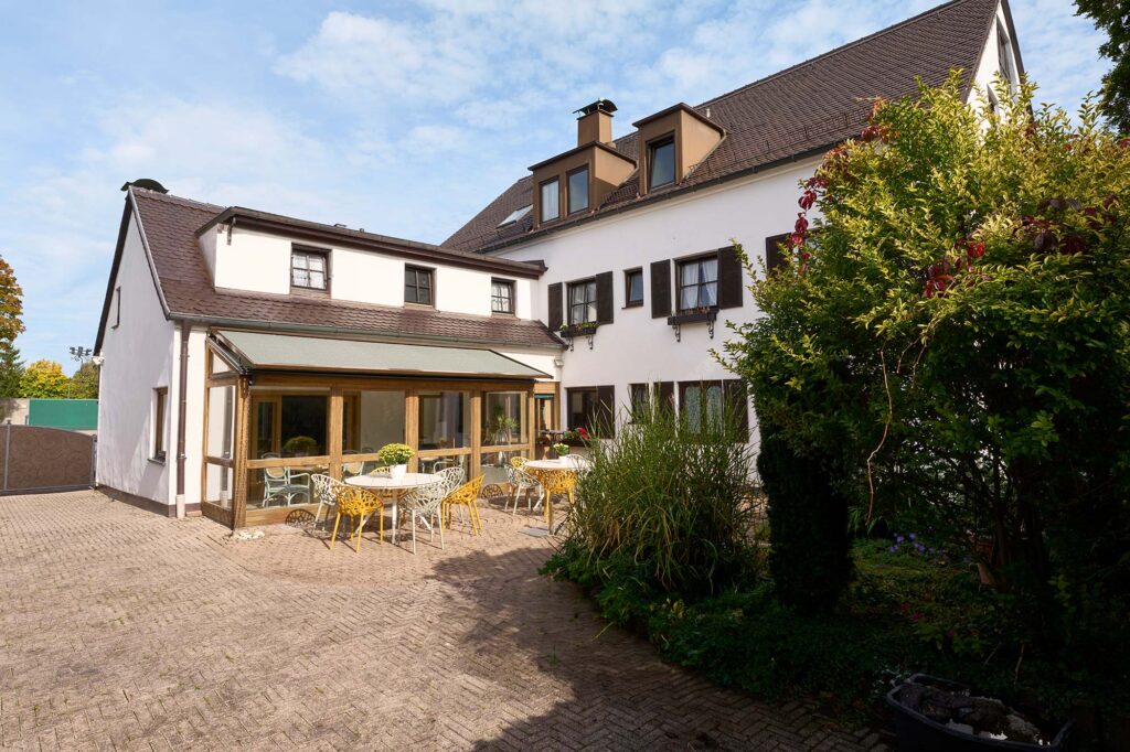 Aussenansicht Garten Hof im Hotel Bergson ARRIVEL